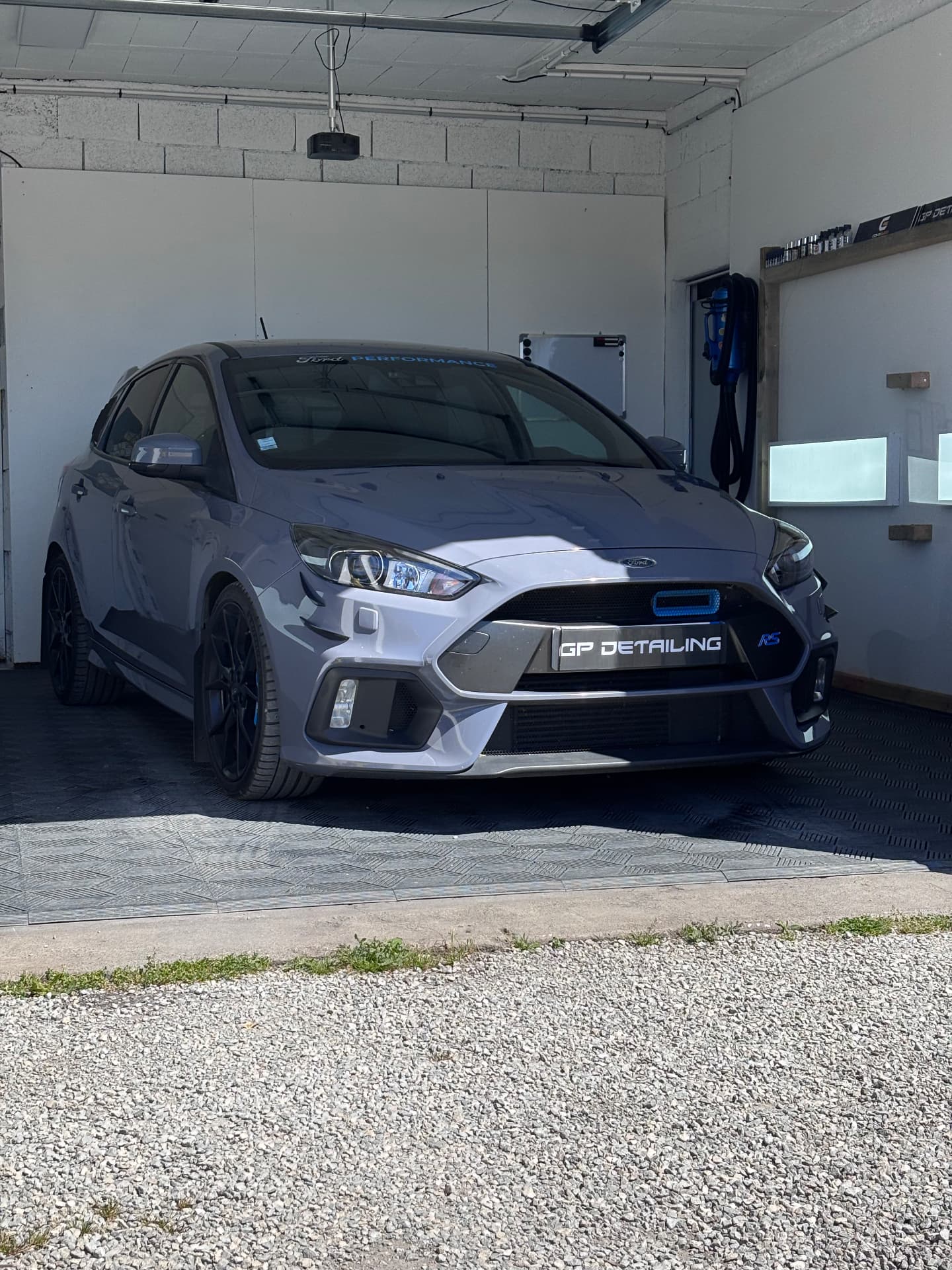 Ford Focus RS grise préparée par GP Detailing