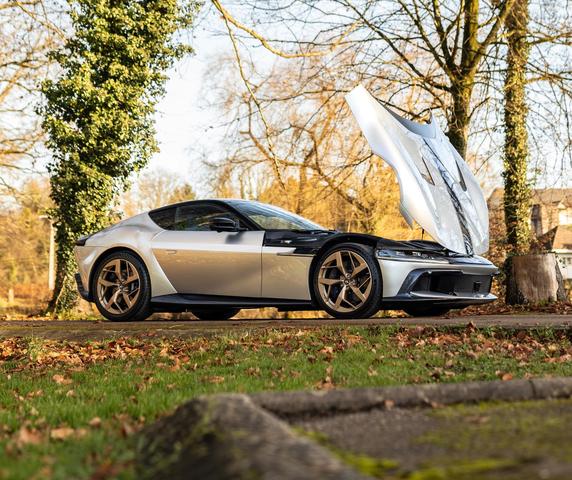 Ferrari 12Cilindri capot ouvert après préparation par GP Detailing